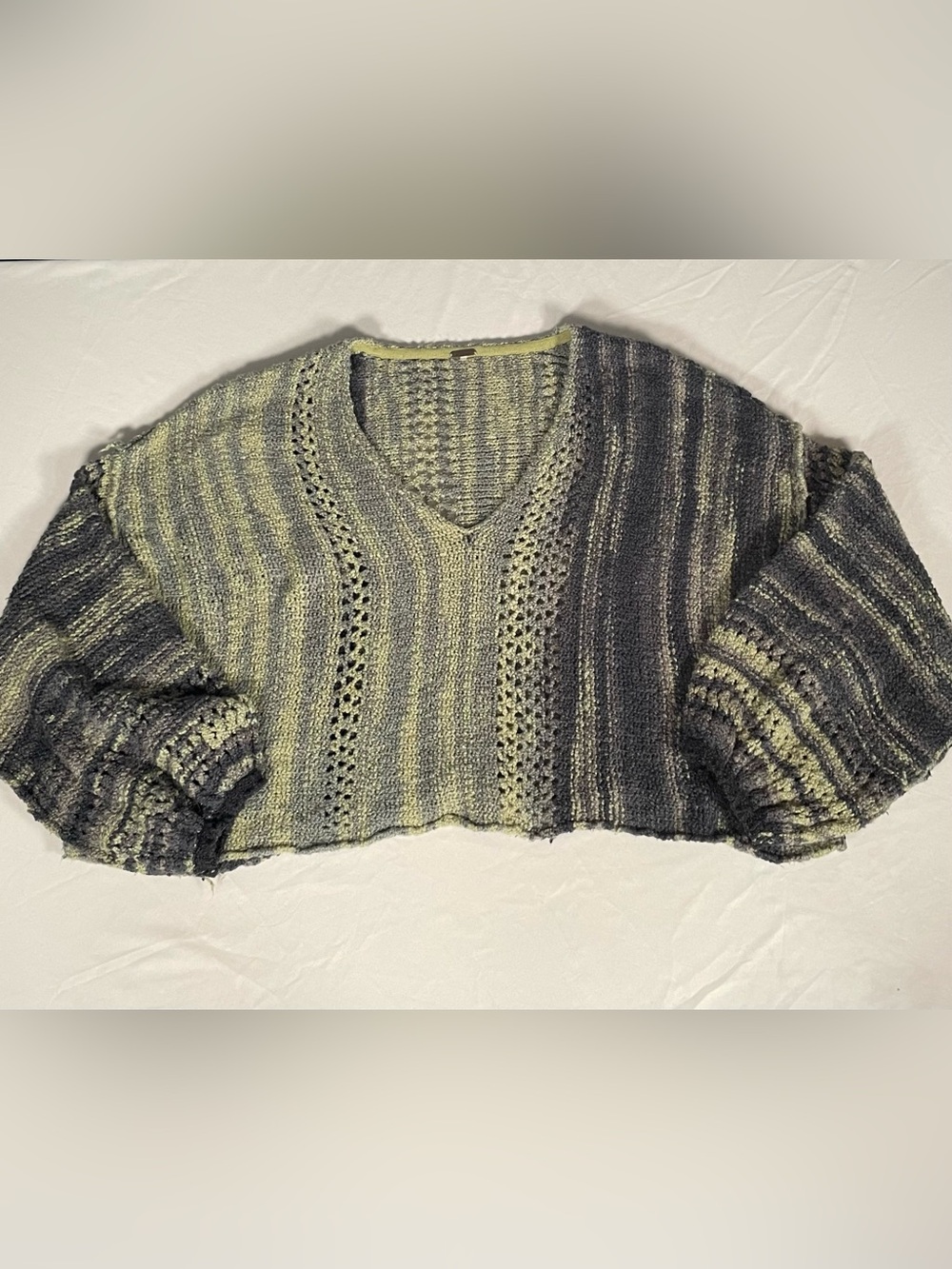 Free People Amethyst Cropped Knit V-Neck Sweater Boho Cottage Oversized Chunky